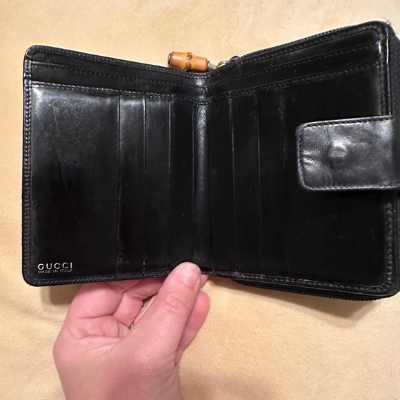 Vintage Gucci Patent Leather Wallet *sold - Picture 3 of 8